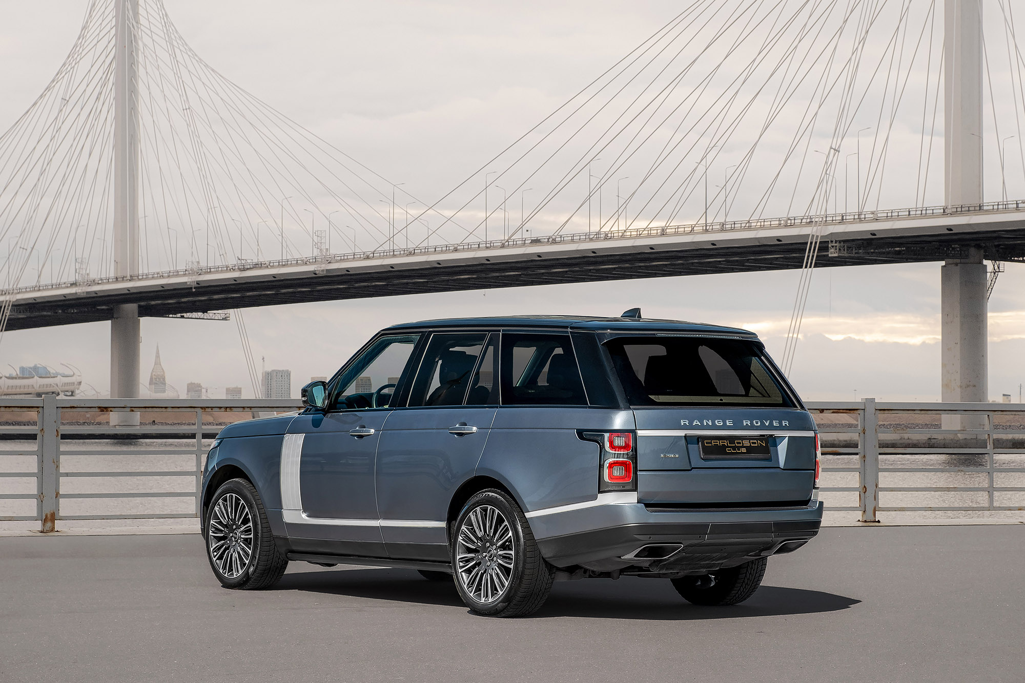 Аренда Range Rover  в Санкт-Петербурге