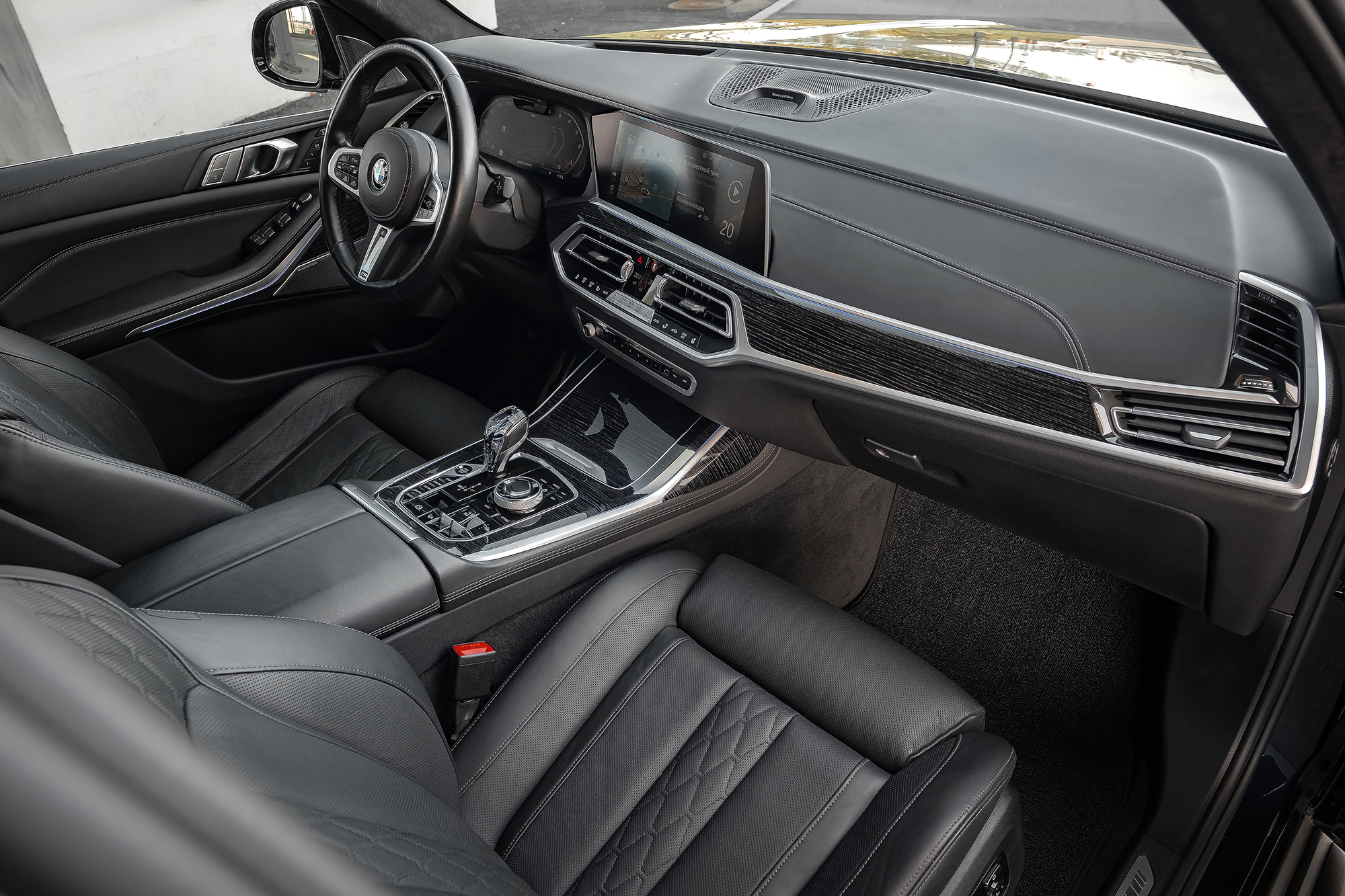 Аренда BMW 40d xDrive в Санкт-Петербурге