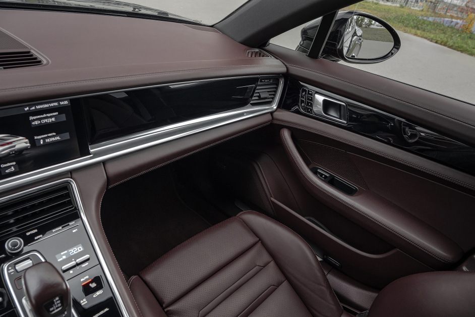 Аренда Porsche Panamera 4 в Санкт-Петербурге