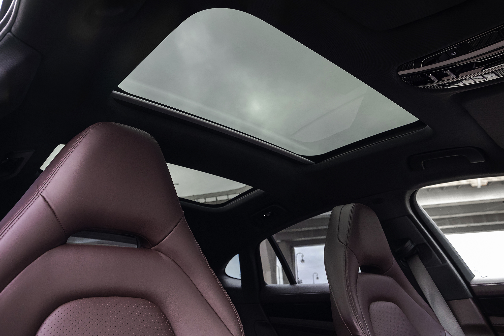 Аренда Porsche Panamera 4 в Санкт-Петербурге