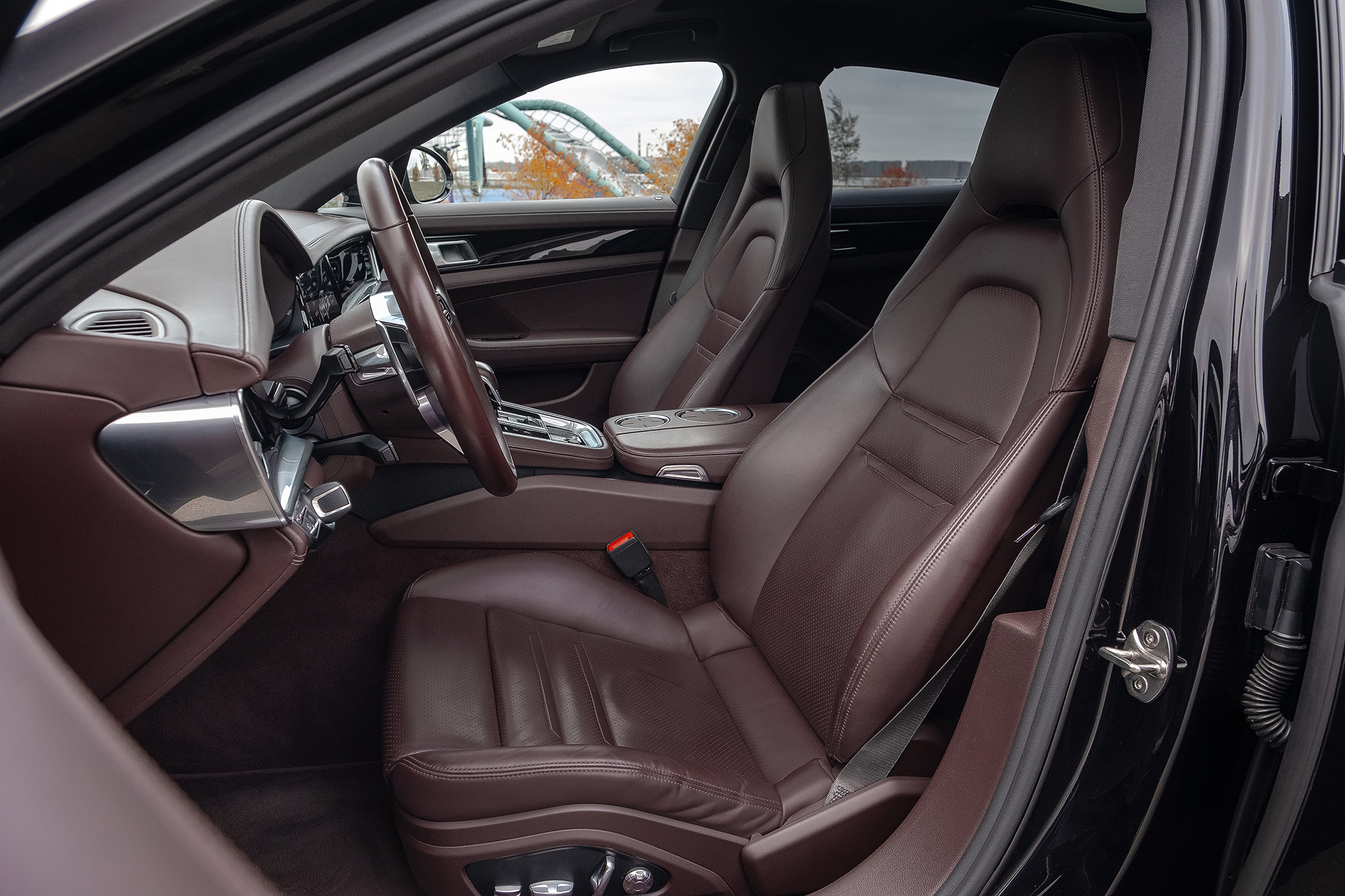 Аренда Porsche Panamera 4 в Санкт-Петербурге