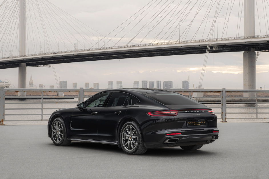 Аренда Porsche Panamera 4 в Санкт-Петербурге