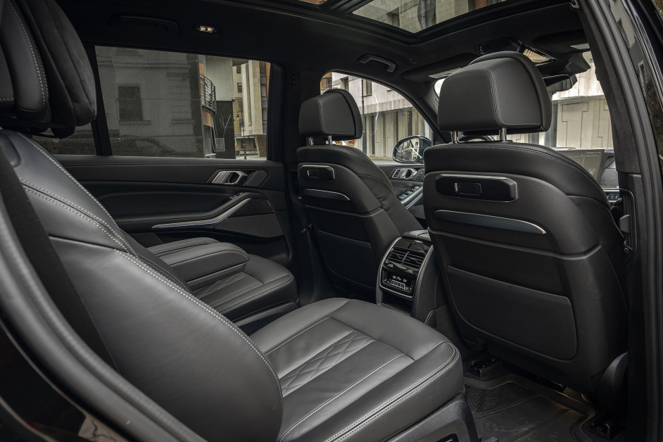 Аренда BMW X7 40i в Москве