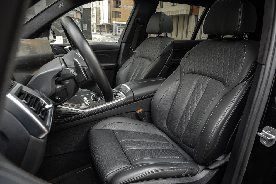 Аренда BMW X7 40i в Москве