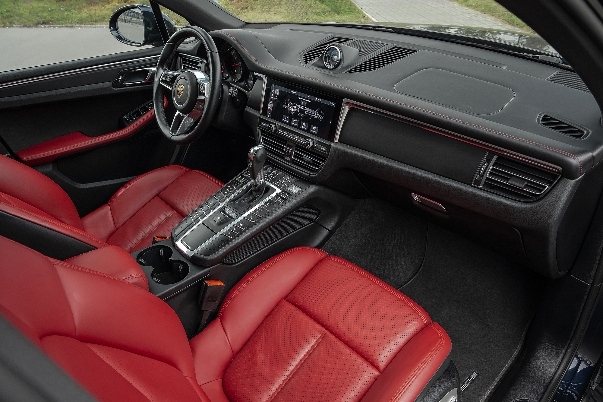 Аренда Porsche Macan в Санкт-Петербурге