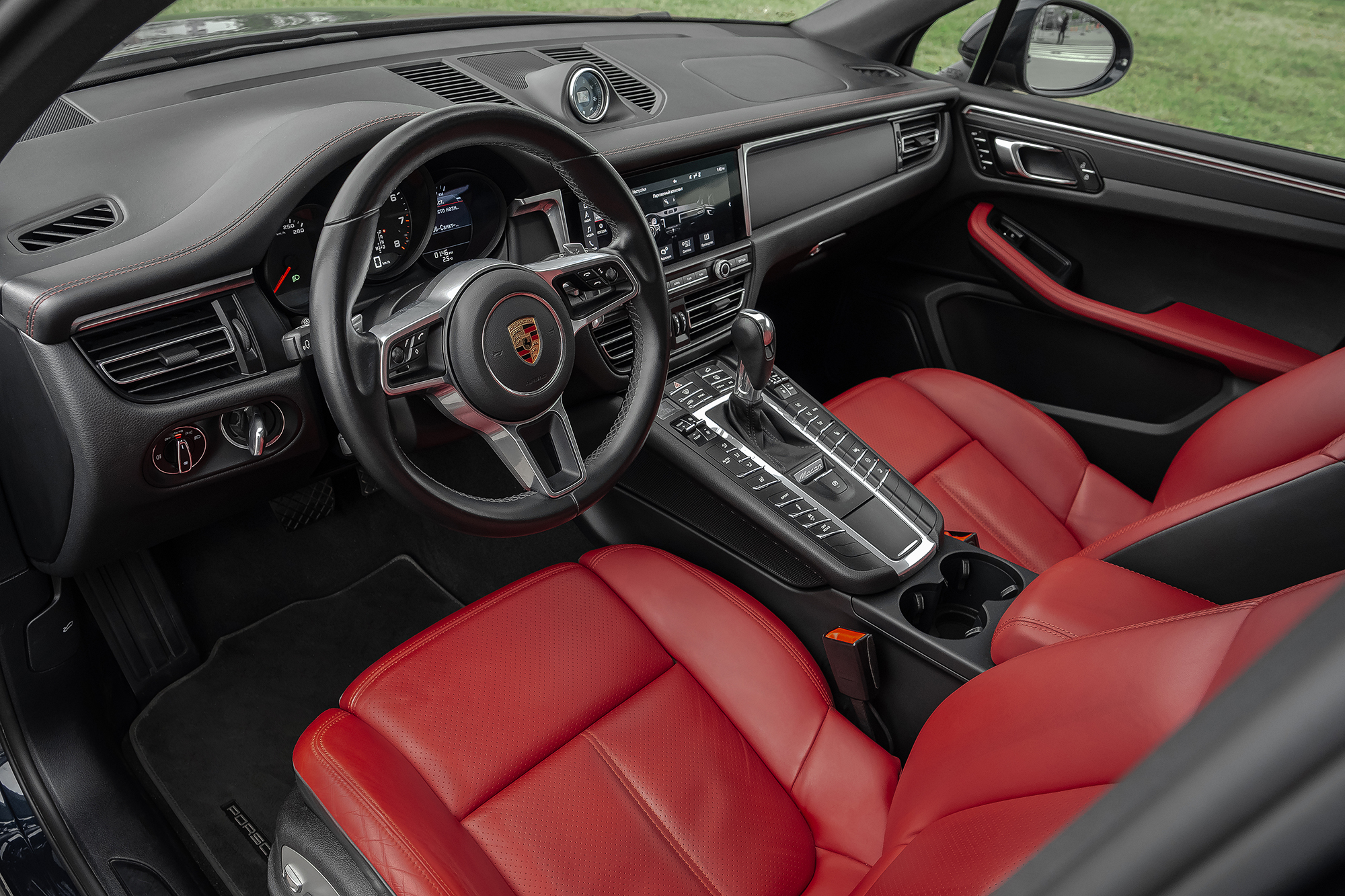 Аренда Porsche Macan в Санкт-Петербурге