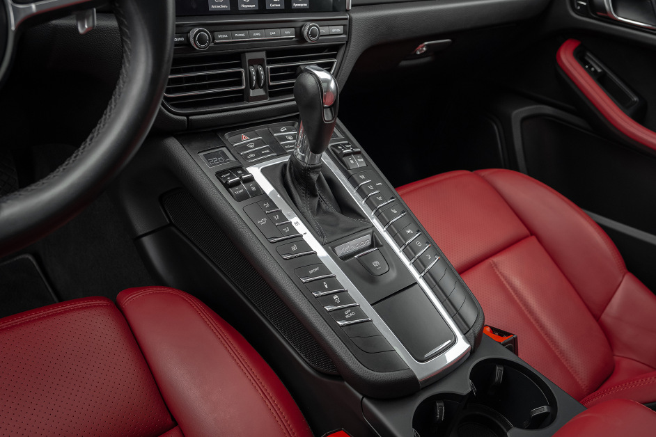 Аренда Porsche Macan в Санкт-Петербурге