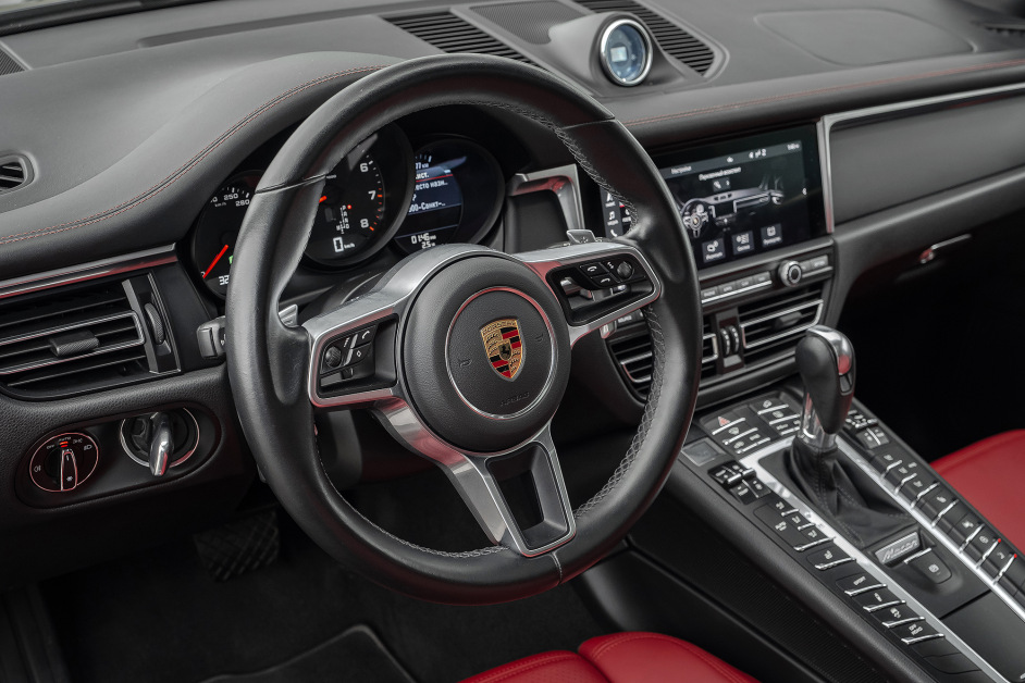 Аренда Porsche Macan в Санкт-Петербурге