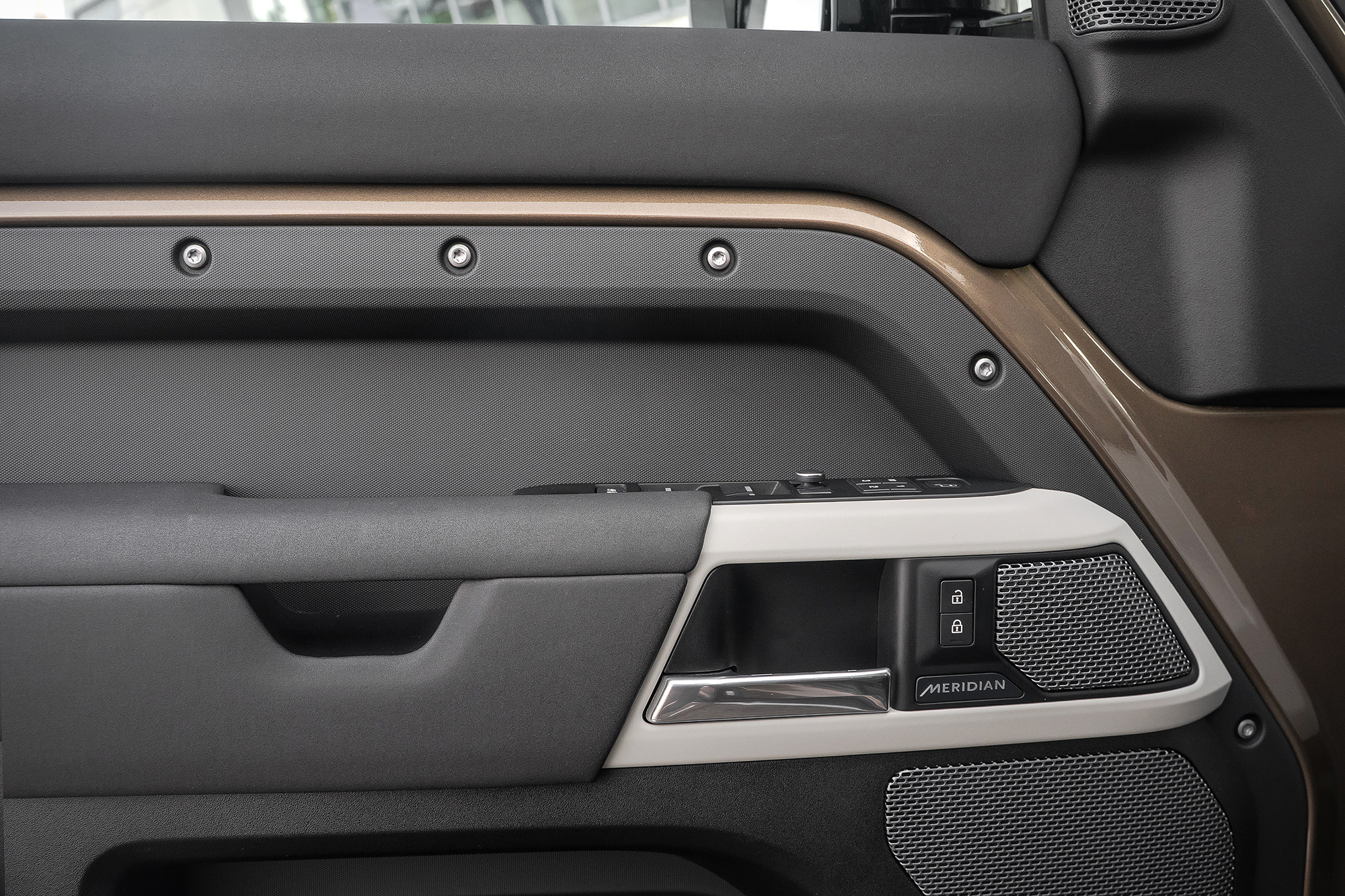 Аренда Land Rover Defender в Сочи