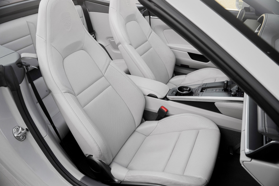 Аренда Porsche Carrera 4S в Сочи