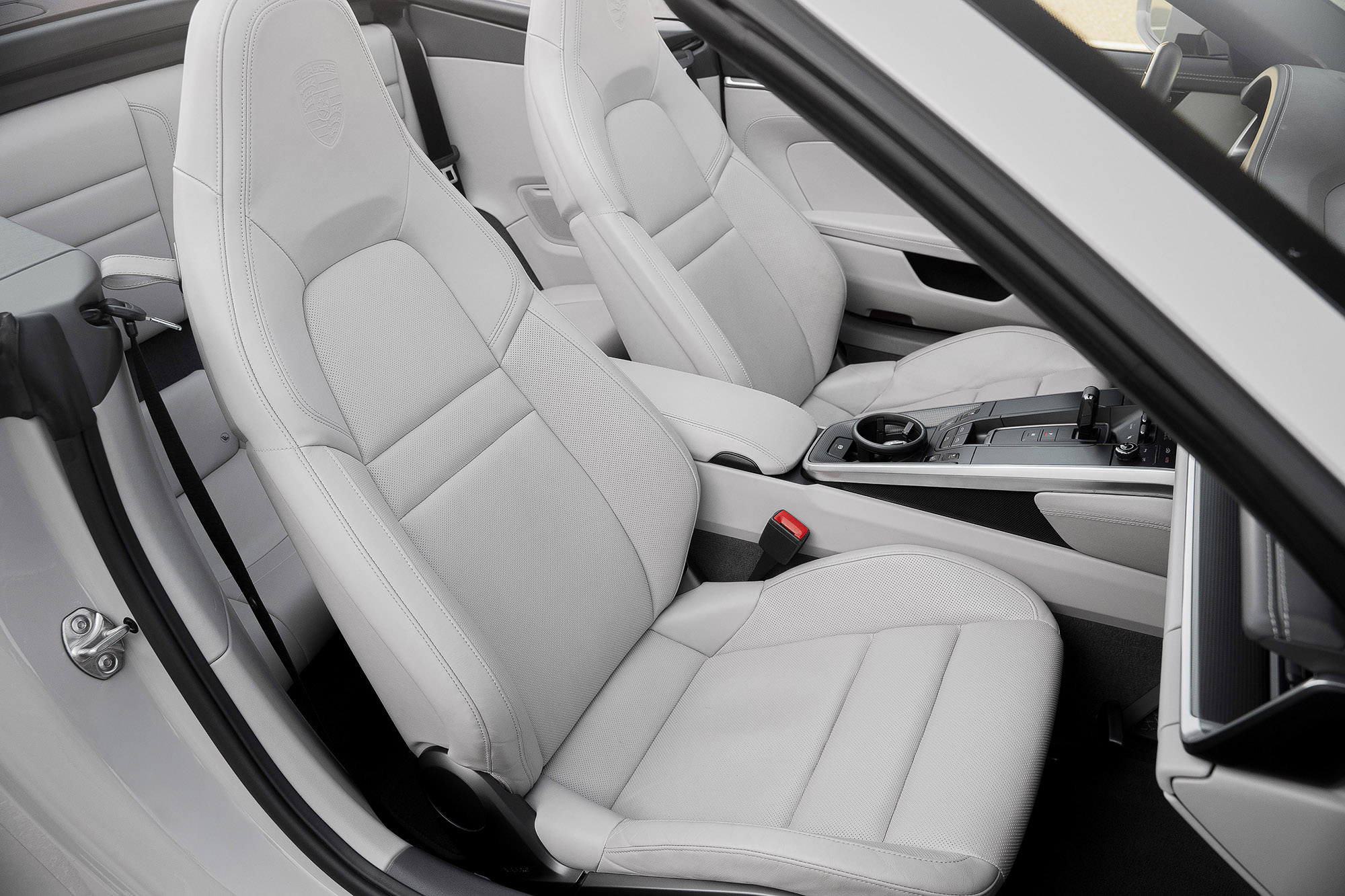 Аренда Porsche Carrera 4S в Сочи