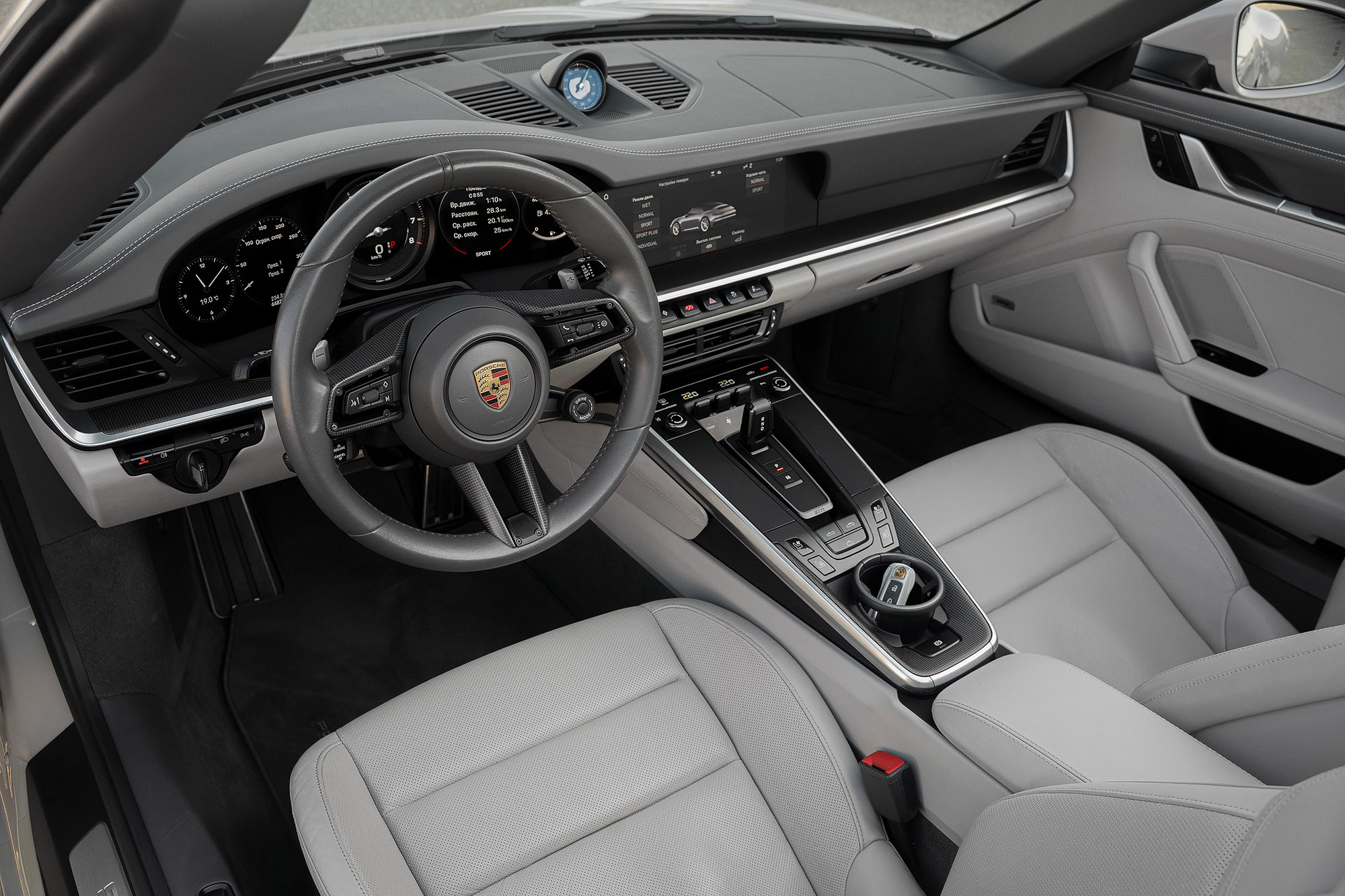 Аренда Porsche Carrera 4S в Сочи