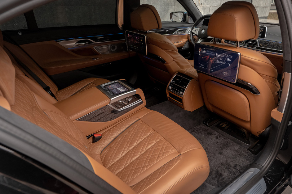 Аренда BMW 730Ld xDrive в Москве