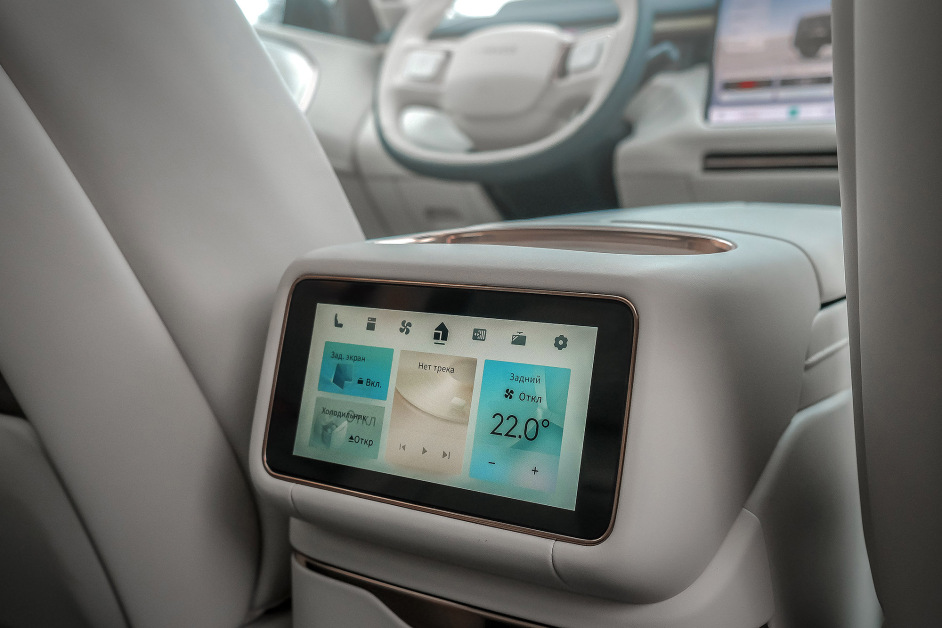 Аренда Lynk & Co 900 Spa Evo в Санкт-Петербурге