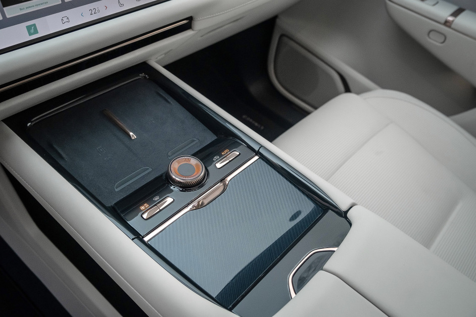 Аренда Lynk & Co 900 Spa Evo в Санкт-Петербурге