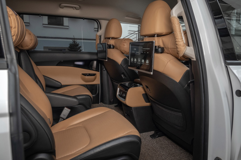 Аренда KIA Carnival в Москве