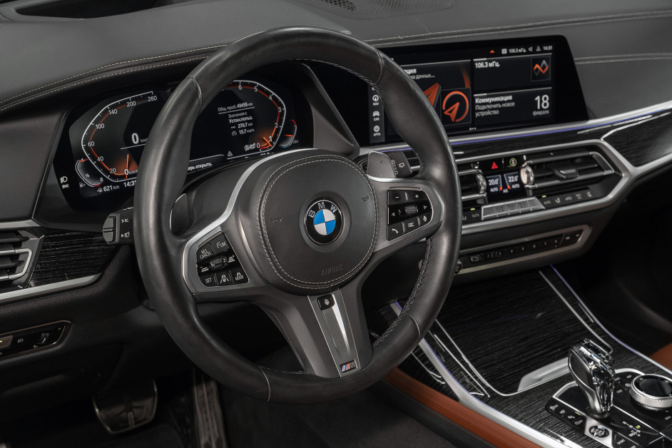 Аренда BMW X7 40i xDrive в Санкт-Петербурге