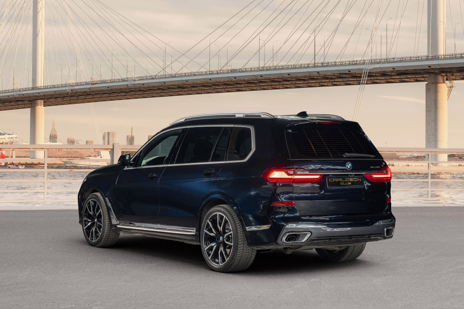 Аренда BMW X7 40i xDrive в Санкт-Петербурге
