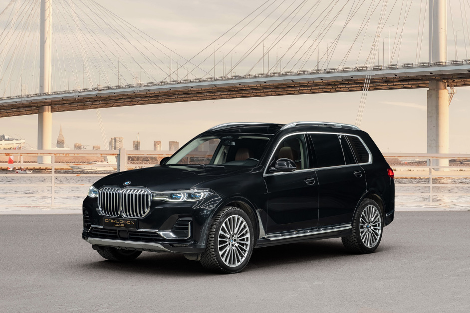 Аренда BMW X7 30d в Санкт-Петербурге
