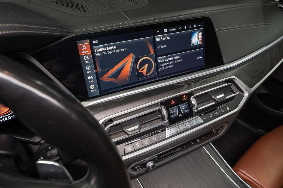 Аренда BMW X7 30d в Санкт-Петербурге