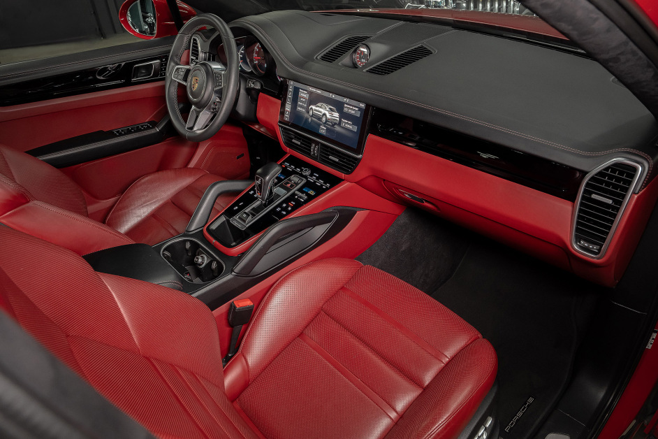 Аренда Porsche Cayenne Coupe в Санкт-Петербурге