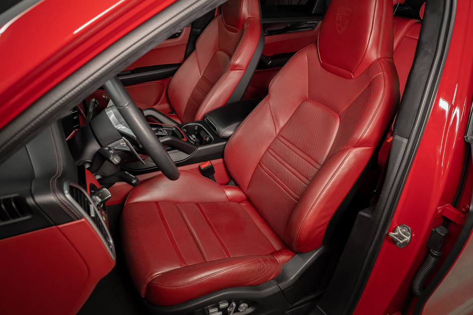 Аренда Porsche Cayenne Coupe в Санкт-Петербурге