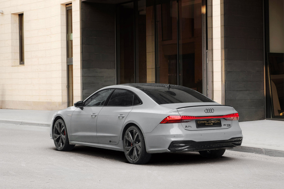 Аренда Audi A7L 45 TFSI Quattro S-Line RS Edition в Москве