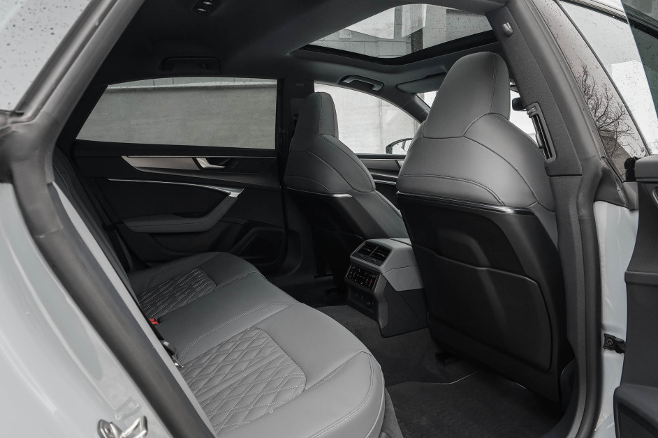 Аренда Audi A7L 45 TFSI Quattro S-Line RS Edition в Москве