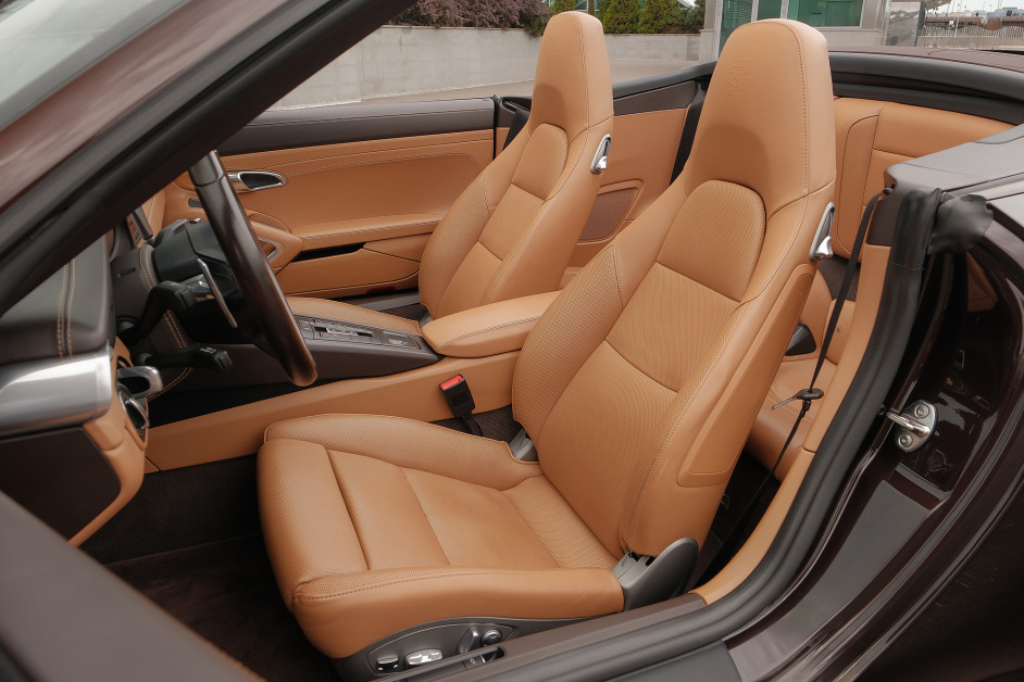 Аренда Porsche 911 Carrera 4S Cabriolet в Санкт-Петербурге