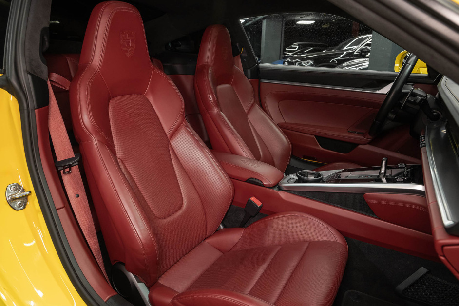 Аренда Porsche 911 Carrera 4S в Санкт-Петербурге