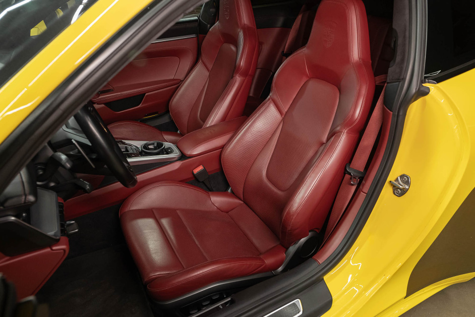 Аренда Porsche 911 Carrera 4S в Санкт-Петербурге