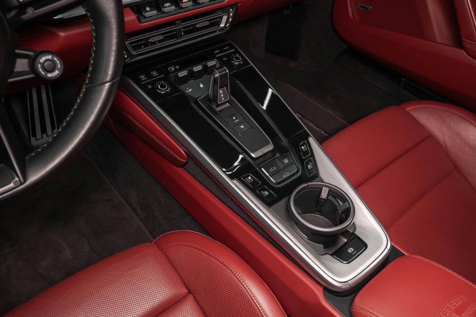 Аренда Porsche 911 Carrera 4S в Санкт-Петербурге