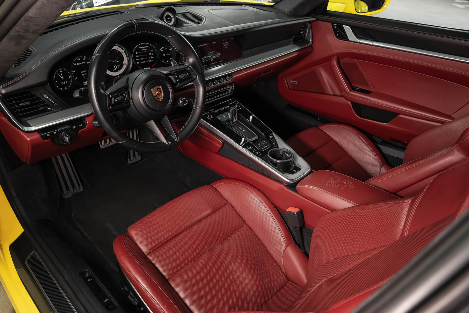 Аренда Porsche 911 Carrera 4S в Санкт-Петербурге