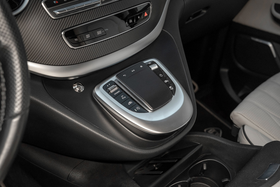 Аренда Mercedes V300d VIP в Москве