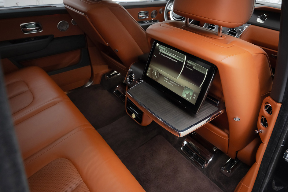 Аренда Rolls Royce Cullinan в Москве