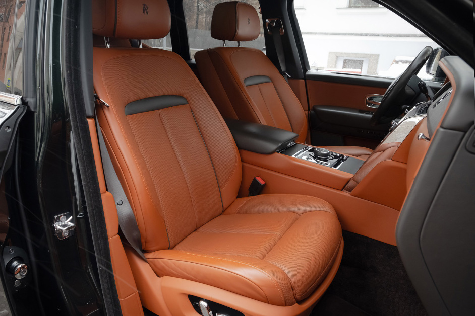 Аренда Rolls Royce Cullinan в Москве