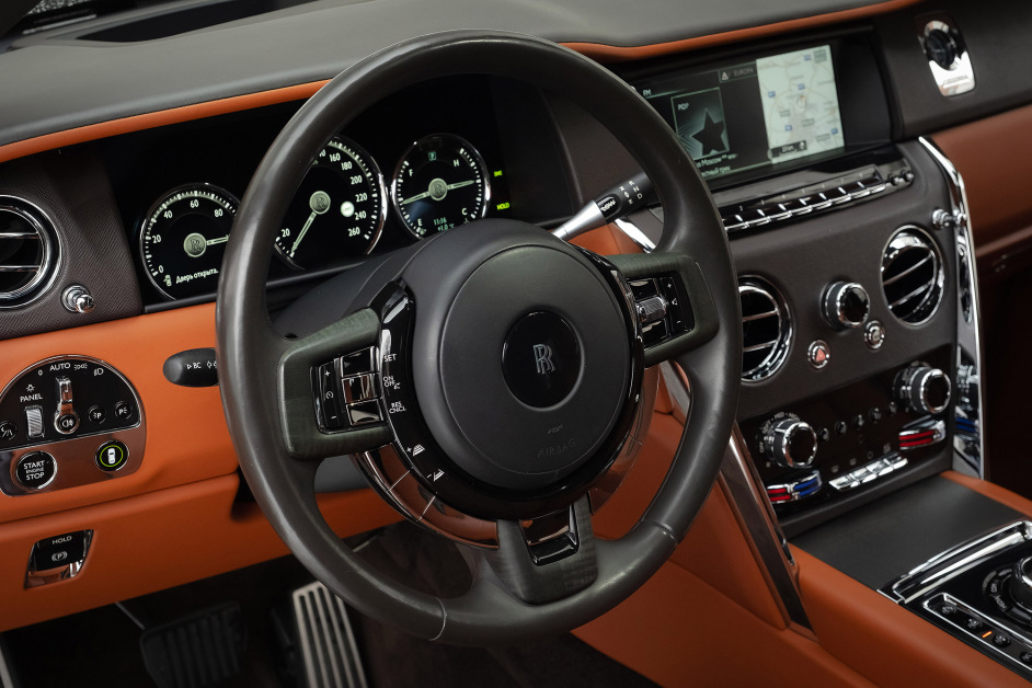 Аренда Rolls Royce Cullinan в Москве
