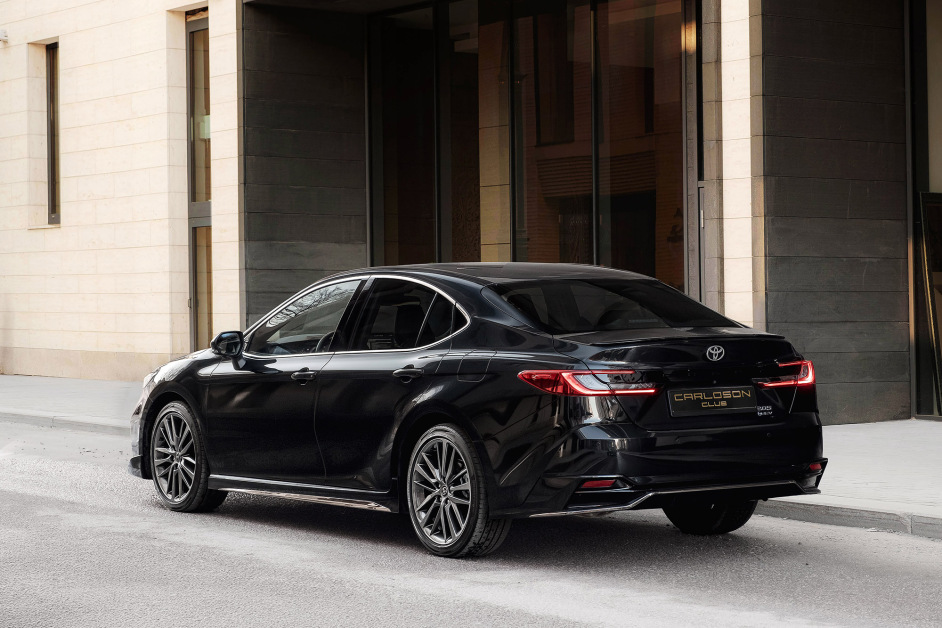 Аренда Toyota Camry HEV XV80 в Москве