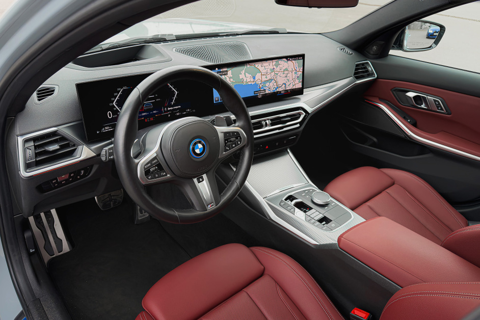 Аренда BMW 330e в Санкт-Петербурге