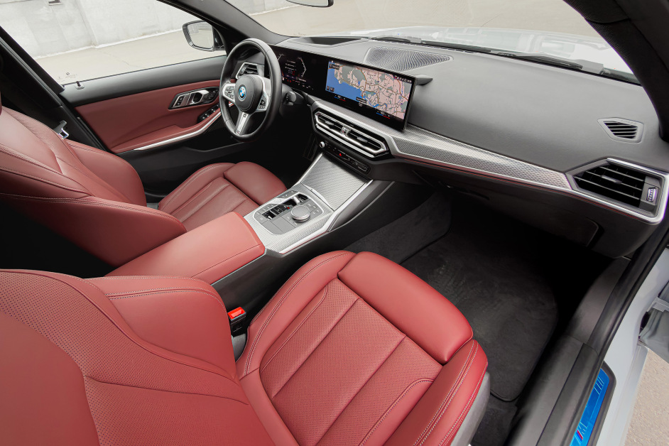 Аренда BMW 330e в Санкт-Петербурге