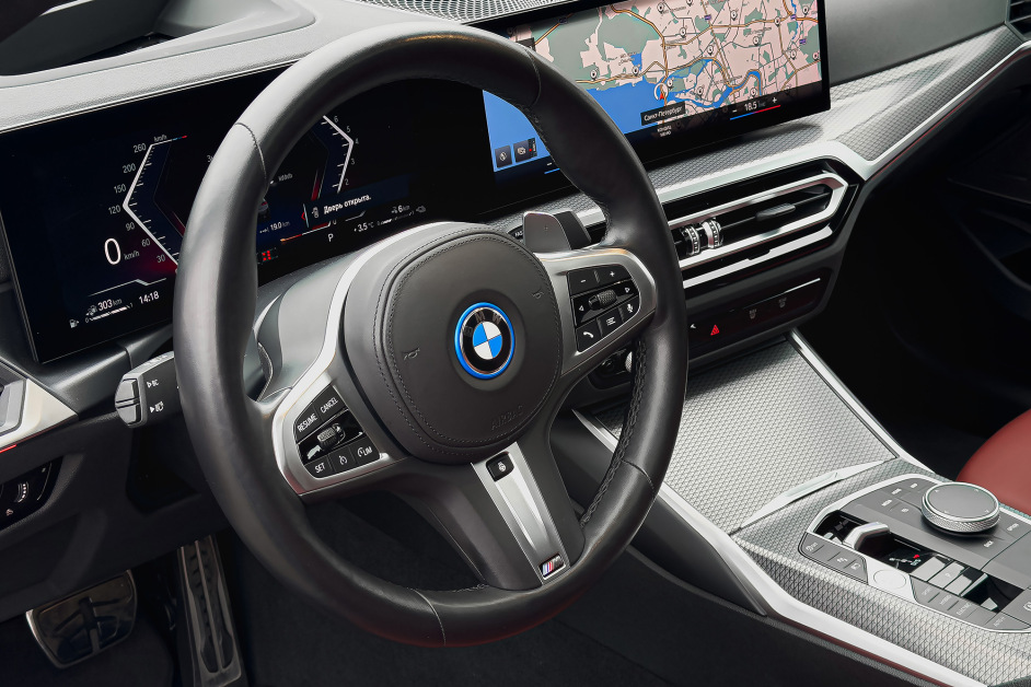 Аренда BMW 330e в Санкт-Петербурге