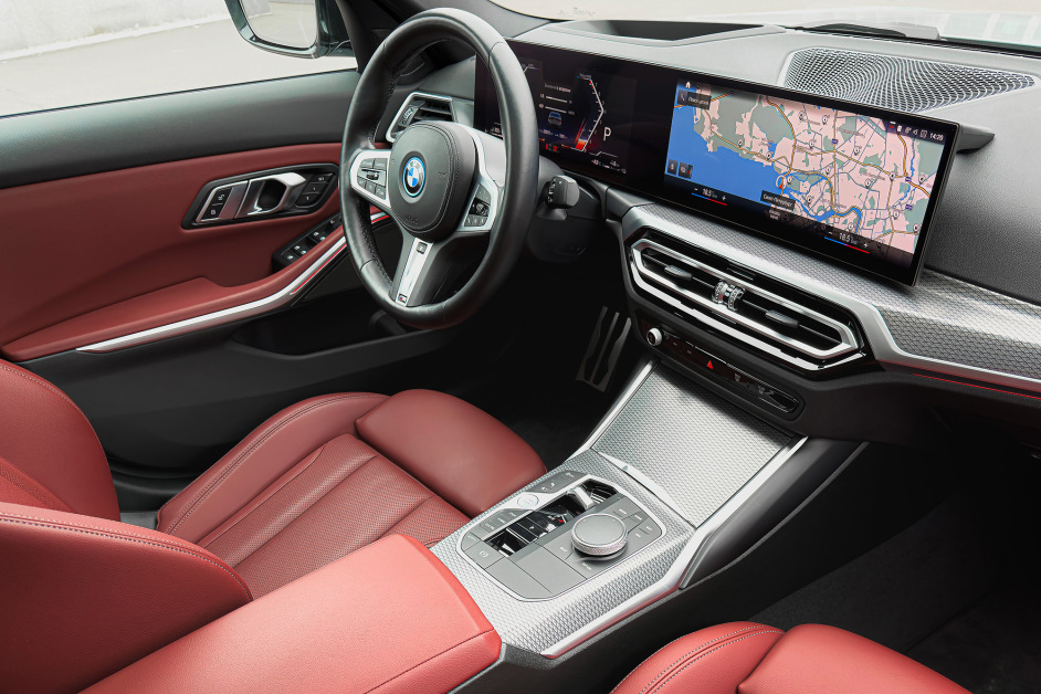 Аренда BMW 330e в Санкт-Петербурге