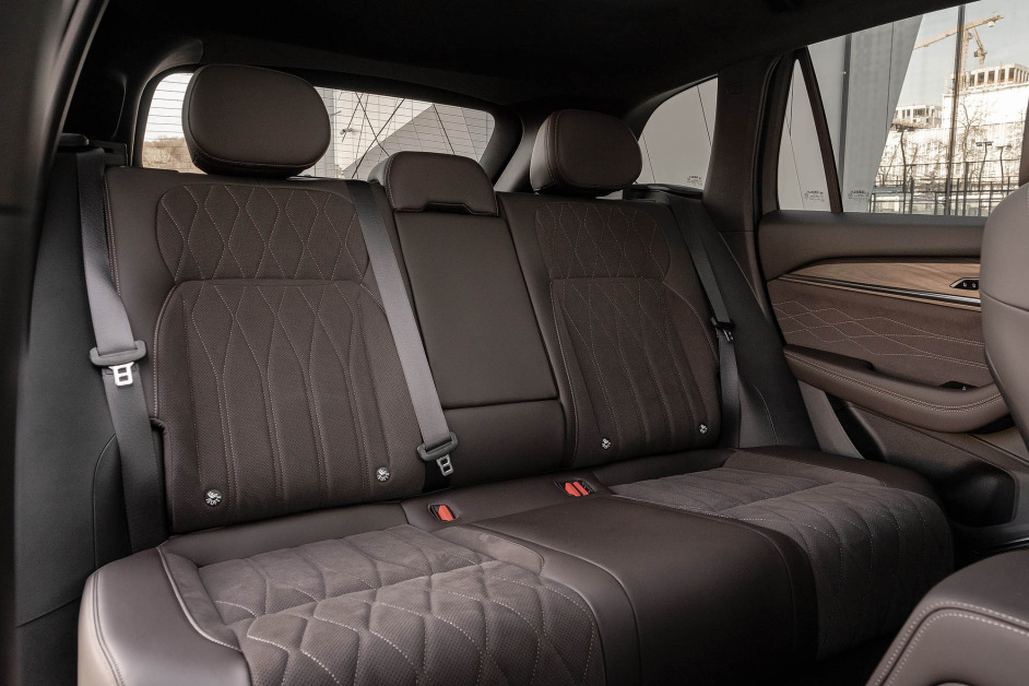 Аренда Geely Monjaro rest. в Москве