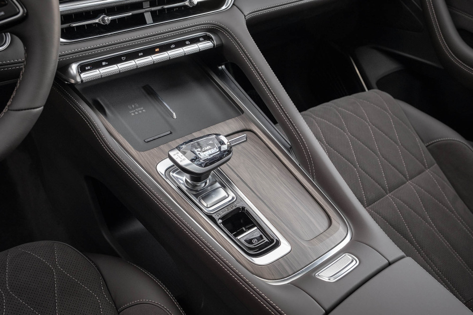 Аренда Geely Monjaro rest. в Москве