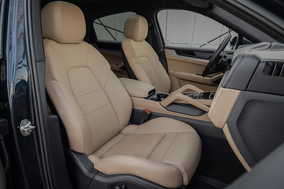 Аренда Porsche Cayenne Coupe rest. в Москве