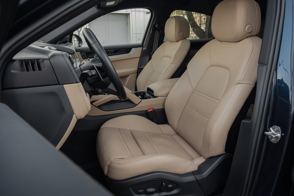 Аренда Porsche Cayenne Coupe rest. в Москве