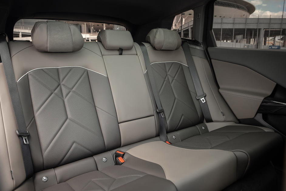 Аренда BMW X3L 30d в Санкт-Петербурге