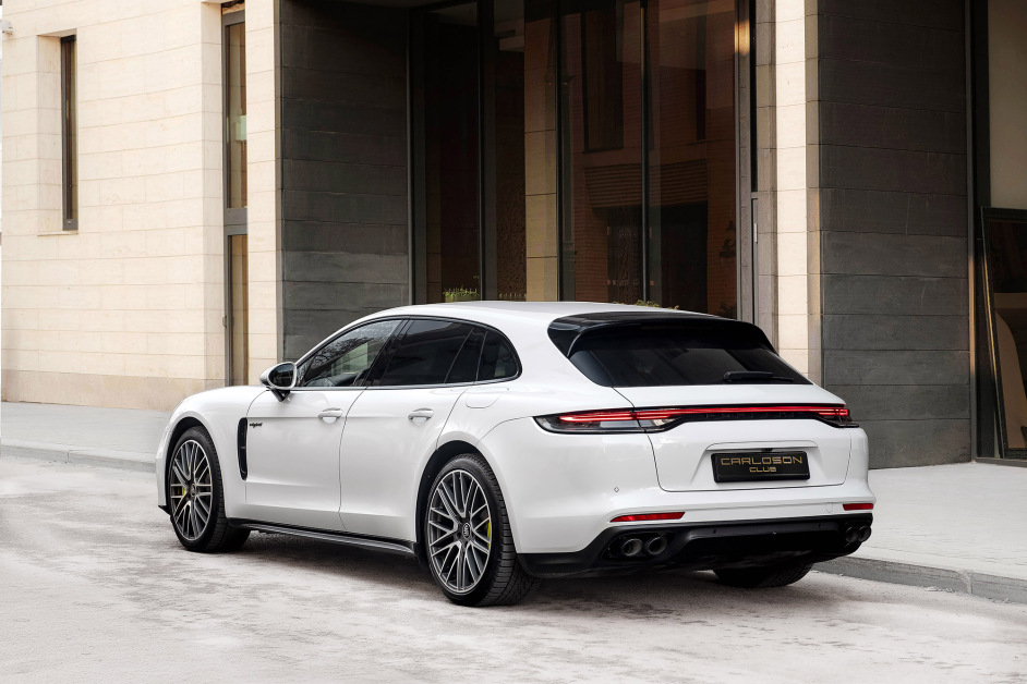 Аренда Porsche Panamera 4S E-Hybrid в Москве