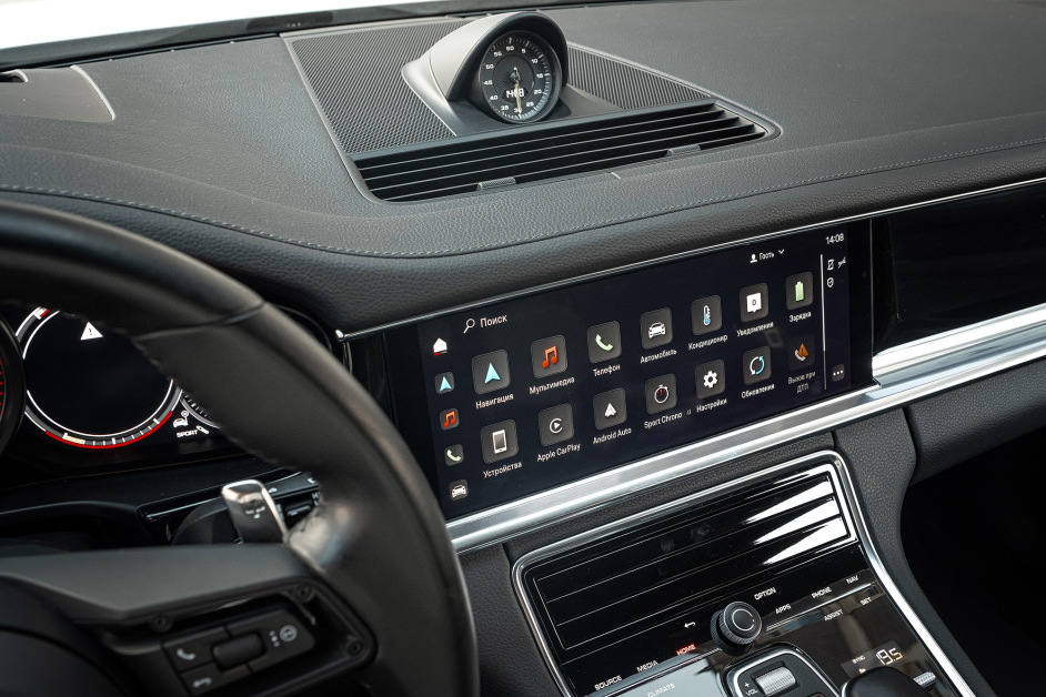 Аренда Porsche Panamera 4S E-Hybrid в Москве