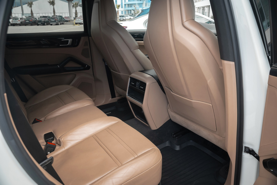 Аренда Porsche Cayenne в Сочи